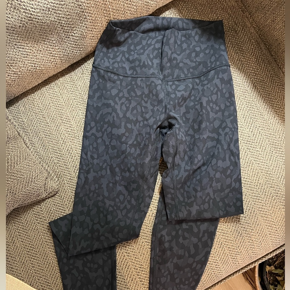 Lululemon 28” inseam leggings size 6